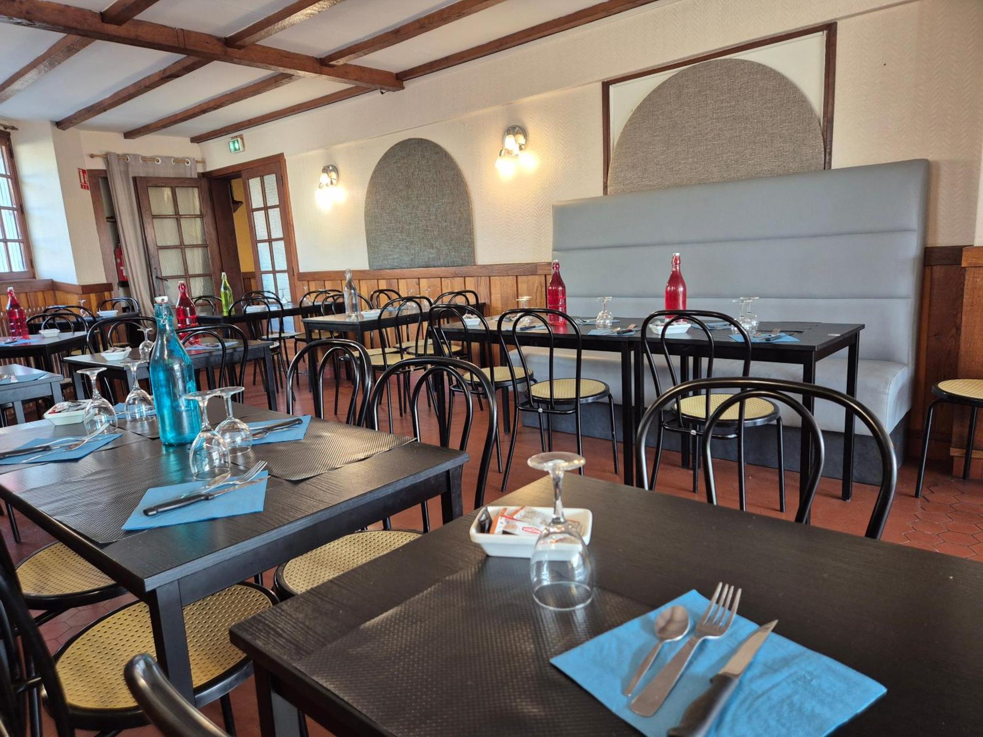 Logis Hotel Restaurant L'Oustal Naves  Exteriér fotografie